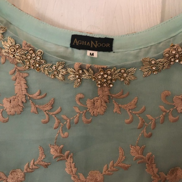 Agha Noor Pearl Embroidered Kurta w/ Lining - Picture 6 of 17